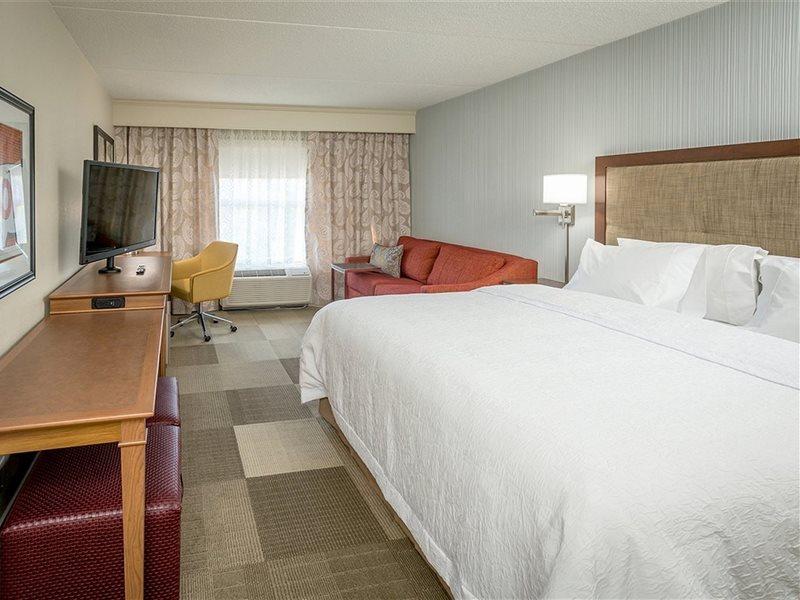 Hampton Inn Peterborough Zewnętrze zdjęcie