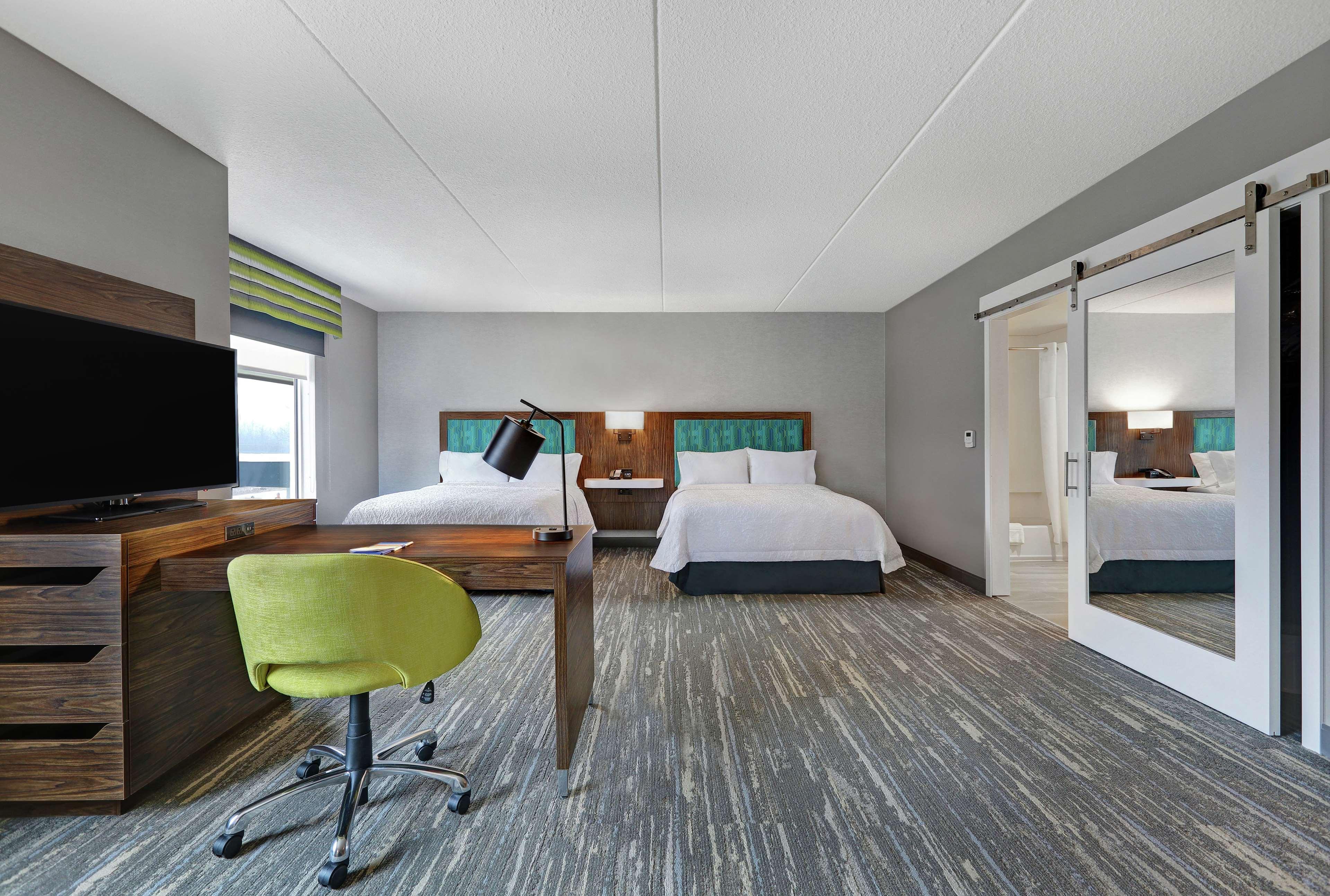 Hampton Inn Peterborough Zewnętrze zdjęcie