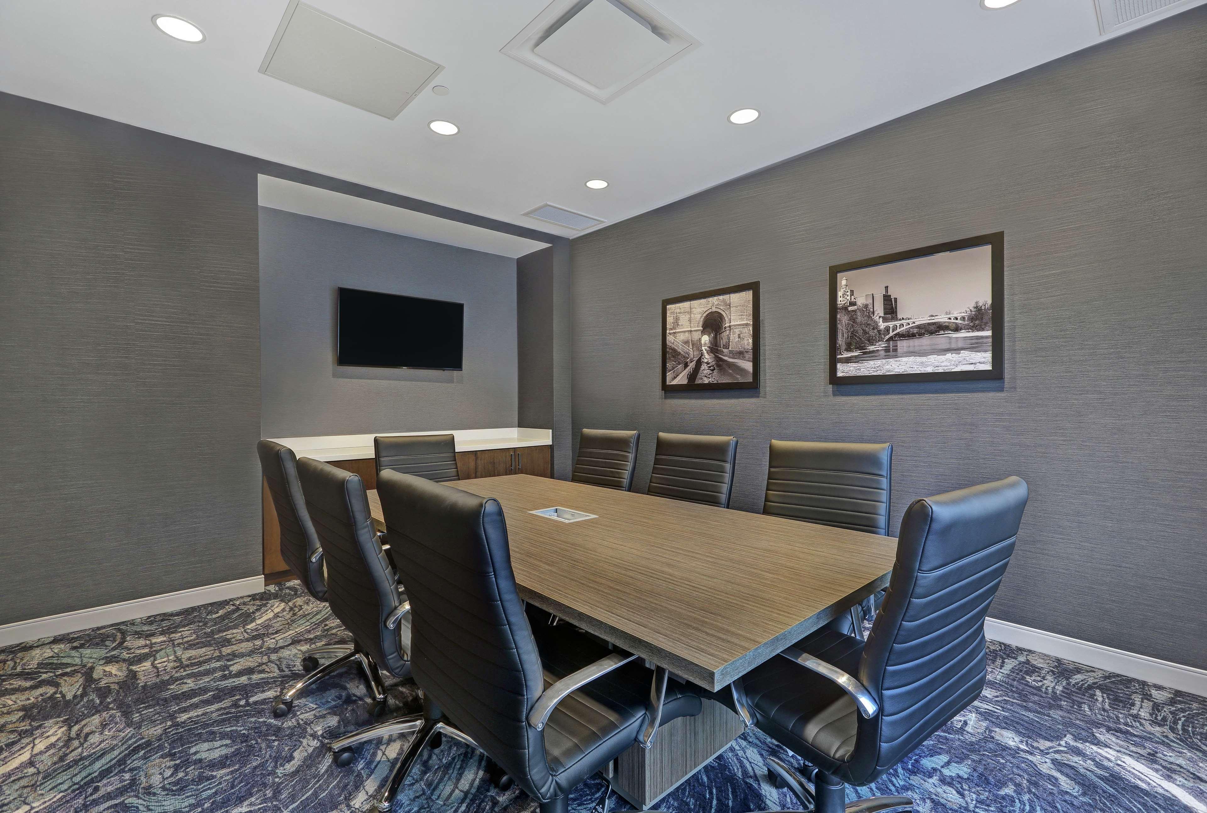 Hampton Inn Peterborough Zewnętrze zdjęcie