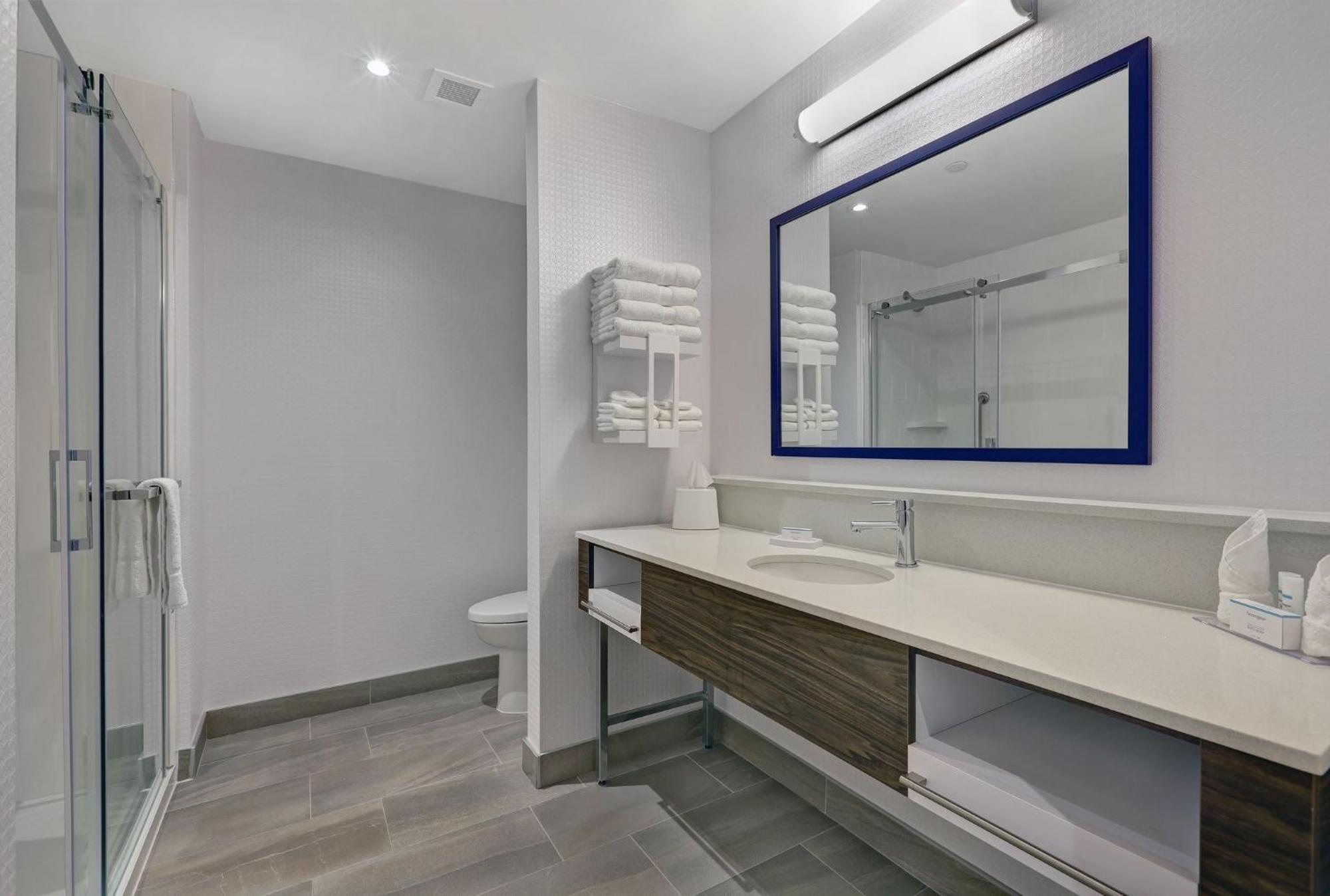 Hampton Inn Peterborough Zewnętrze zdjęcie