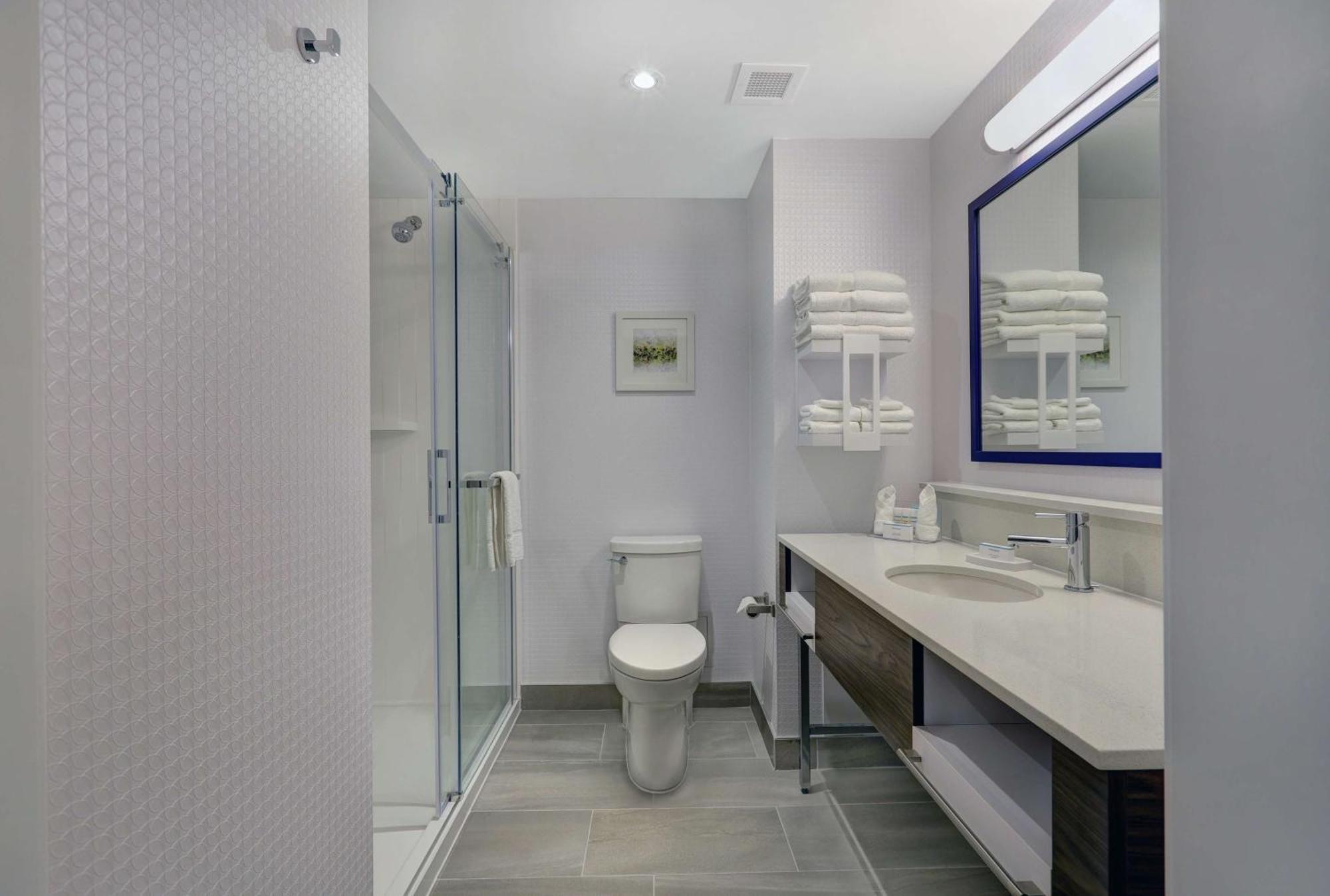 Hampton Inn Peterborough Zewnętrze zdjęcie