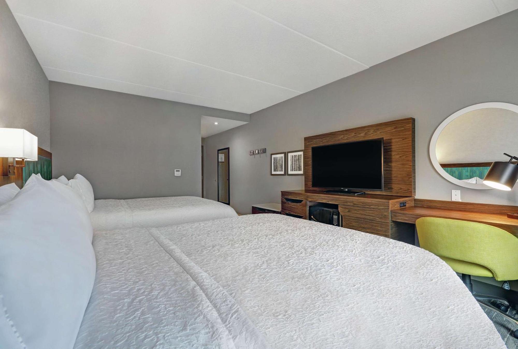 Hampton Inn Peterborough Zewnętrze zdjęcie