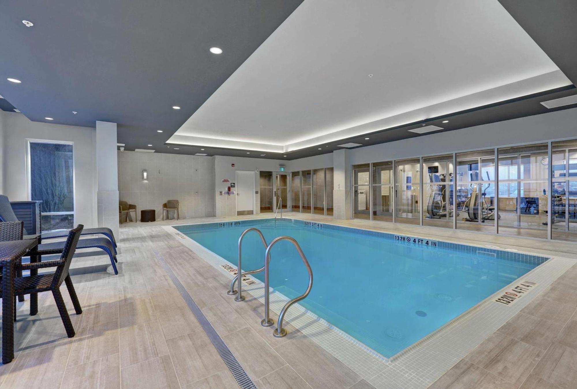 Hampton Inn Peterborough Zewnętrze zdjęcie