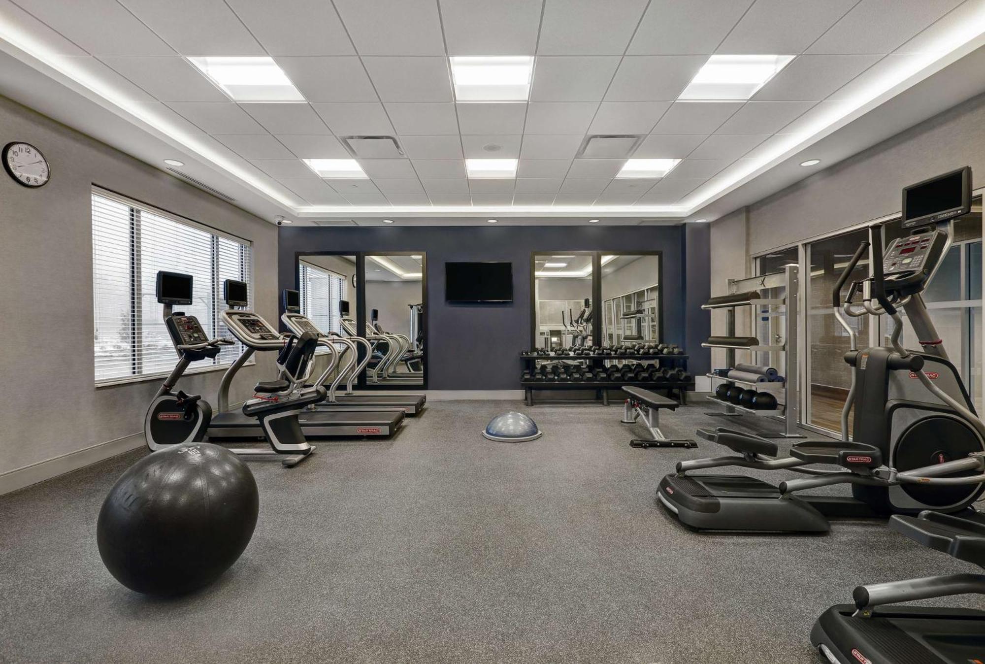 Hampton Inn Peterborough Zewnętrze zdjęcie